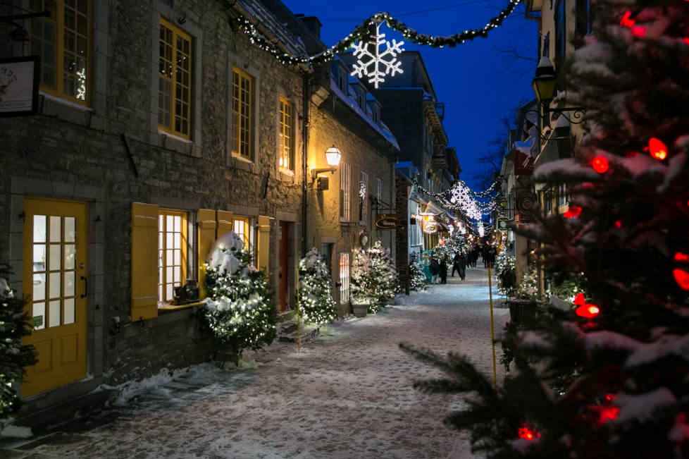 Quebec_Street_At_Night.png
